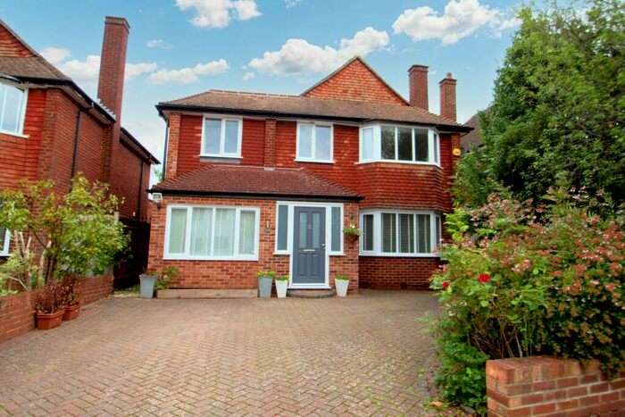 4 Bedroom Detached House To Rent In Harefield, Esher, KT10