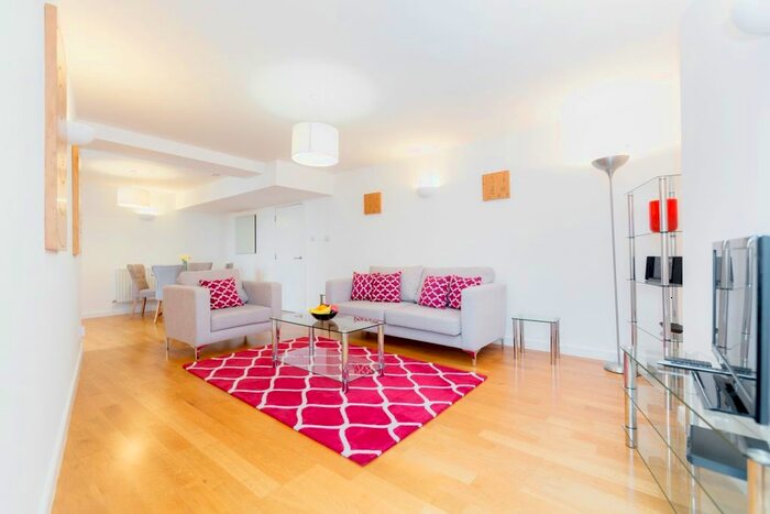 2 Bedroom Flat To Rent In Kew Bridge Court, London, W4