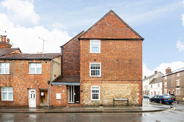 2 Bedroom Property To Rent In St. Edmunds Lane, Abingdon, OX14