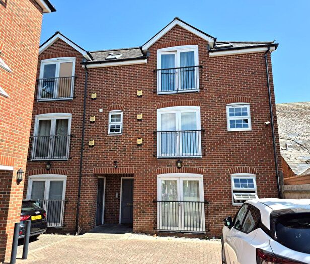 1 Bedroom Flat For Sale In Flat Priory Mews, Guildford Street, Chertsey, KT16