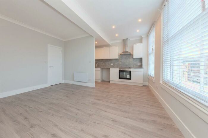 2 Bedroom Flat To Rent In St. Cuthberts Street, Bedford, MK40