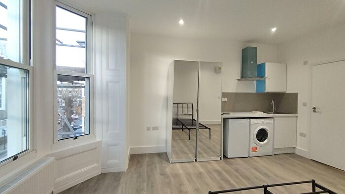 Studio To Rent In Florence Road, London, W5