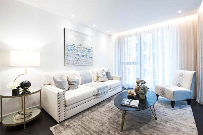 2 Bedroom Flat To Rent In Thornes House, Charles Clowes Walk, SW11