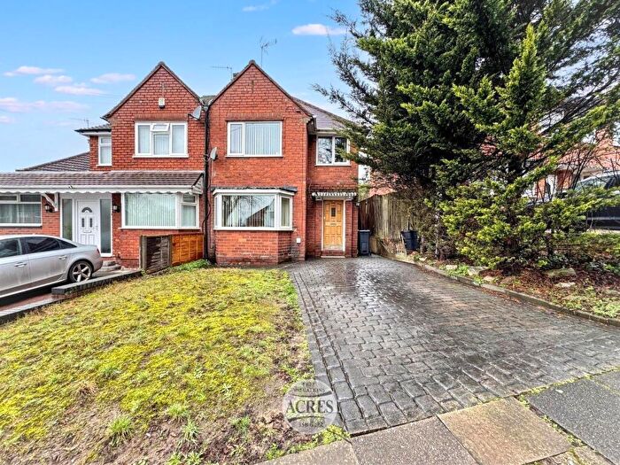 3 Bedroom Semi Detached House For Sale In Scarsdale Road, Great Barr, Birmingham, B42