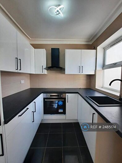 3 Bedroom Flat To Rent In Chivers Road, London, E4