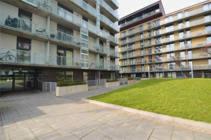 2 Bedroom Flat To Rent In Meadowside Quay Walk, Glasgow Harbour, Glasgow, G11