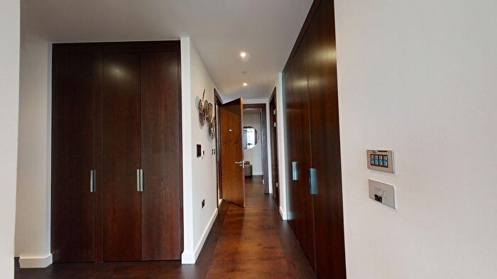 2 Bedroom Flat To Rent In Charles Clowes Walk, Nine Elms, SW11