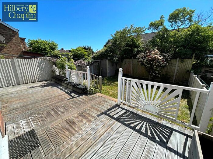 2 Bedroom Maisonette For Sale In Ashdown Walk, Romford, RM7