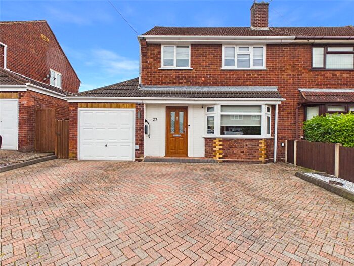 3 Bedroom Semi-Detached House For Sale In Linksview Crescent, Worcester, Worcestershire, WR5