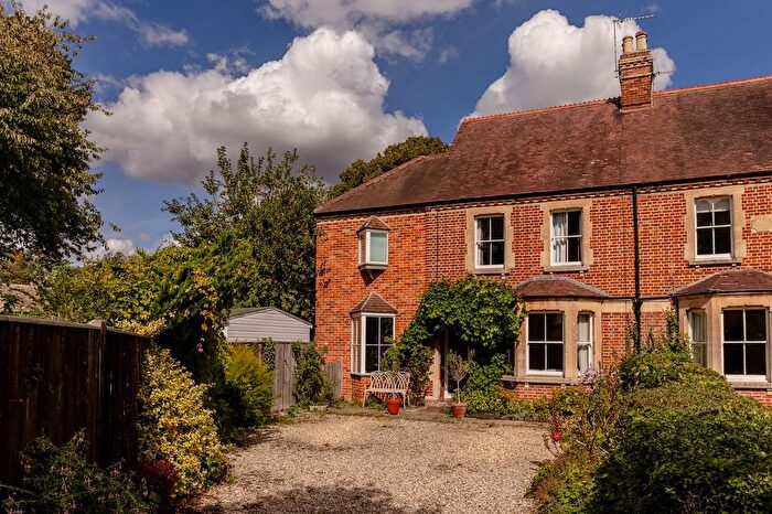 4 Bedroom End Terrace House For Sale In Mill Street, Kidlington, OX5
