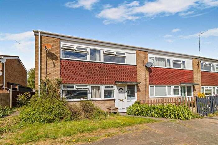 3 Bedroom End Of Terrace House For Sale In Ross Way, Slip End, Luton, LU1