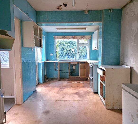 3 Bedroom End Of Terrace House For Sale In Bedford Avenue, Southampton, SO19