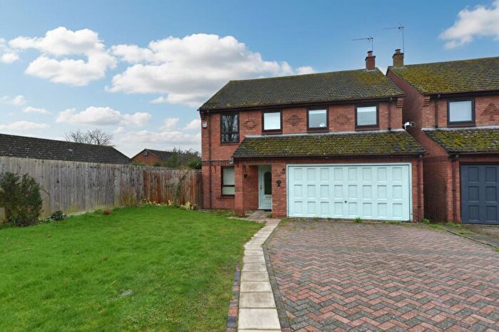 4 Bedroom Detached House For Sale In Chequers Close, Fenstanton, PE28
