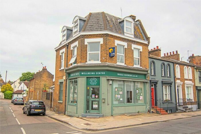 1 Bedroom Apartment To Rent In High Street, Hampton Wick, Kingston Upon Thames, KT1