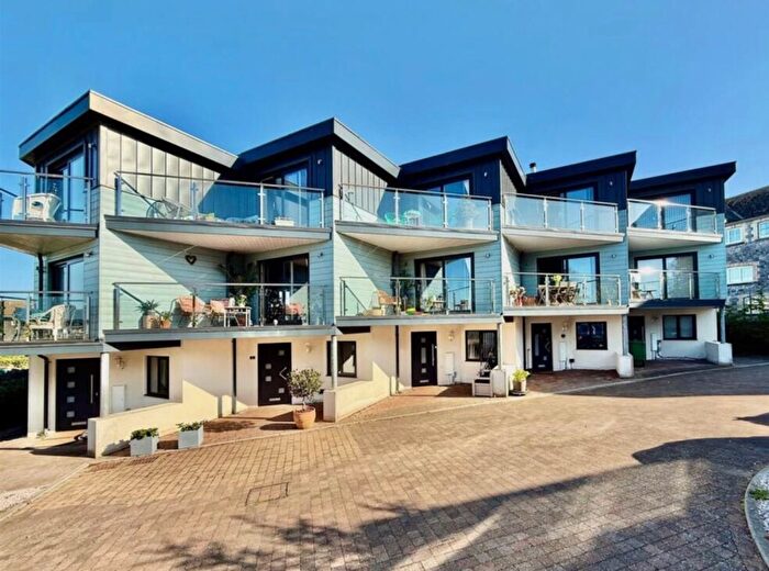 4 Bedroom Town House To Rent In Higher Furzeham Road, Brixham, TQ5