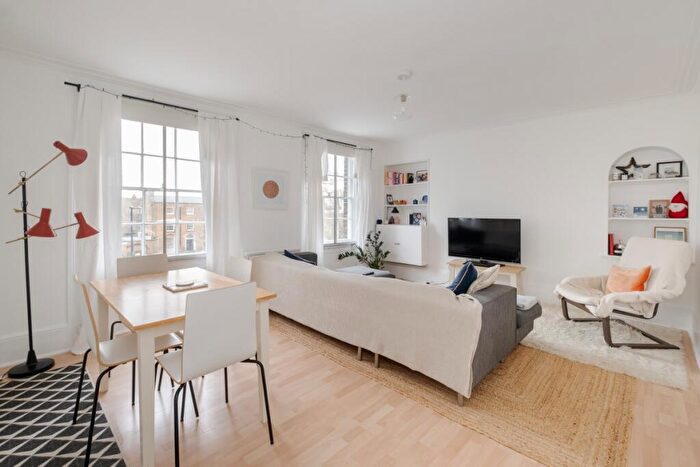 2 Bedroom Flat To Rent In Canonbury Square London, N1