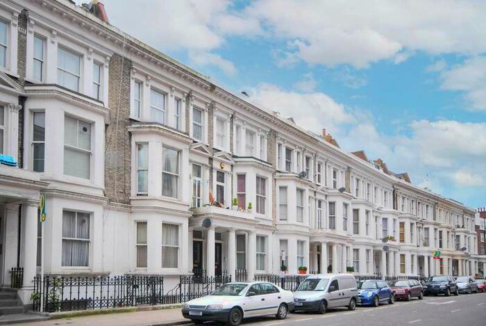 2 Bedroom Flat To Rent In Edith Grove, Chelsea, SW10
