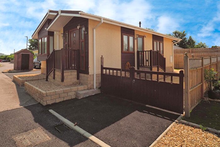 2 Bedroom Park Home For Sale In Beverley Hills Park, Amesbury, Salisbury, SP4