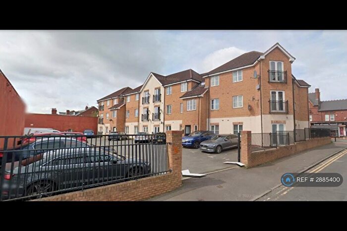 2 Bedroom Flat To Rent In Dunsford Road, Smethwick, B66