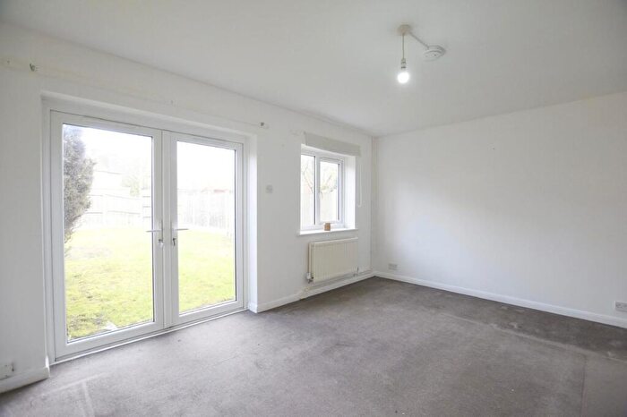 3 Bedroom Semi Detached House To Rent In Langdale Close, Dagenham, RM8