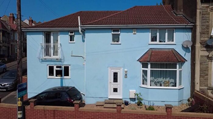 4 Bedroom End Of Terrace House For Sale In Queens Road, Knowle, Bristol, BS4