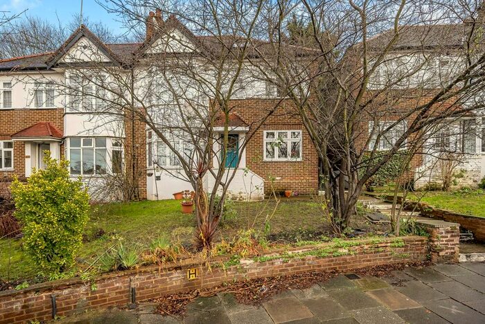 3 Bedroom Flat For Sale In Sandall Close, Ealing, London, W5