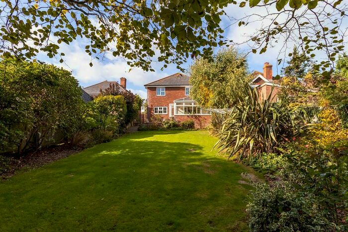 4 Bedroom Detached House To Rent In Victoria Road, Freshwater, PO40