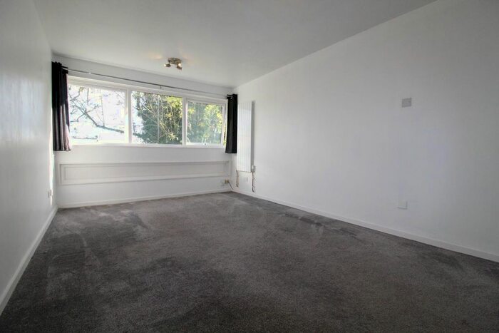 1 Bedroom Flat To Rent In Crib Street, Ware, Herts, SG12