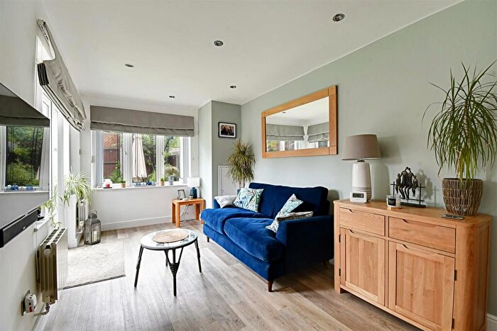 4 Bedroom Detached House For Sale In The Elms, Hertford, SG13