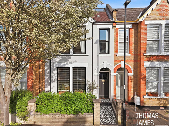 5 Bedroom Terraced House For Sale In Kynaston Road, Enfield, EN2
