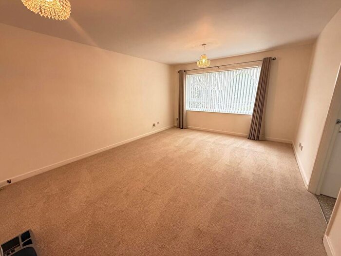 2 Bedroom Flat To Rent In Burrows Court, NN3