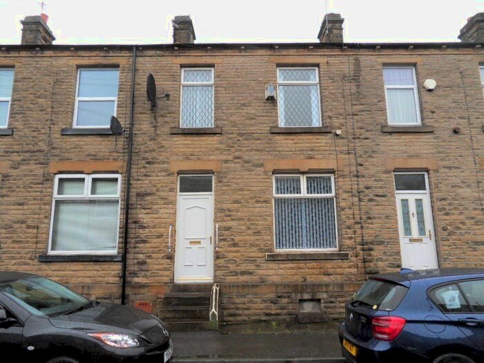 2 Bedroom Terraced House To Rent In Common Road, Batley, West Yorkshire, WF17