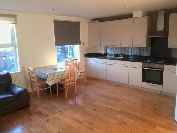 2 Bedroom Flat To Rent In Lea Bridge Road, Leyton, E10
