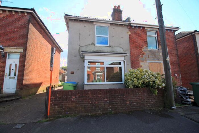 3 Bedroom Semi-Detached House To Rent In Macnaghten Road, Southampton, SO18