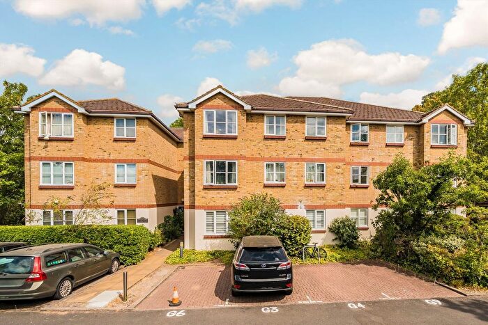 2 Bedroom Flat To Rent In Braddock Close, Isleworth, TW7