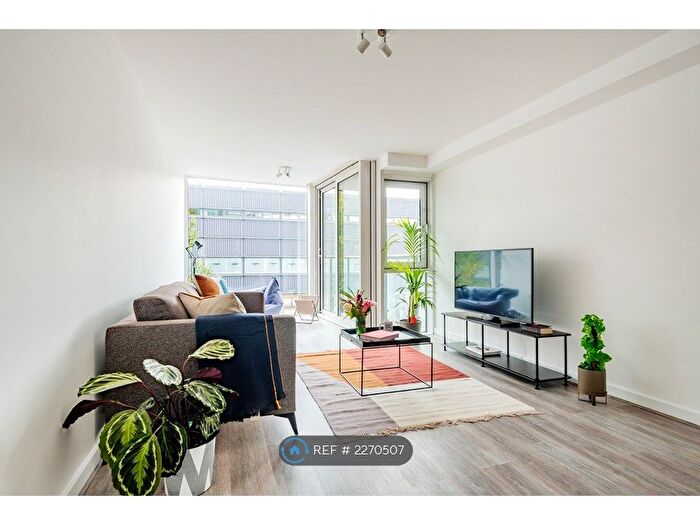 2 Bedroom Flat To Rent In Kentish Town Road, London, NW1