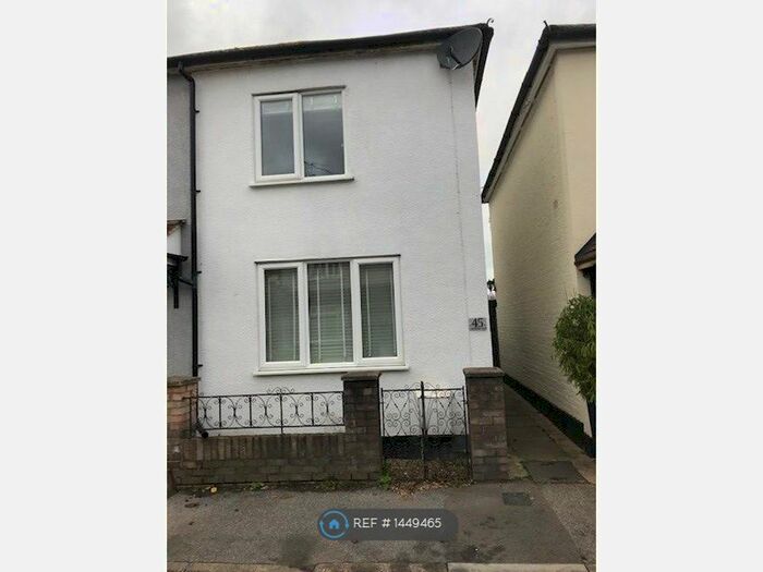 2 Bedroom End Of Terrace House To Rent In Laburnum Road, Chertsey, KT16