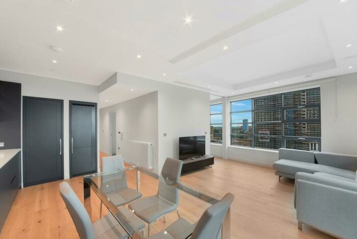 3 Bedroom Apartment To Rent In Defoe House, London City Island, London, E14