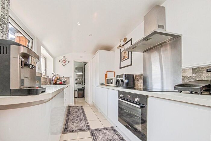 3 Bedroom Semi-Detached House For Sale In Reading Road, Ipswich, IP4