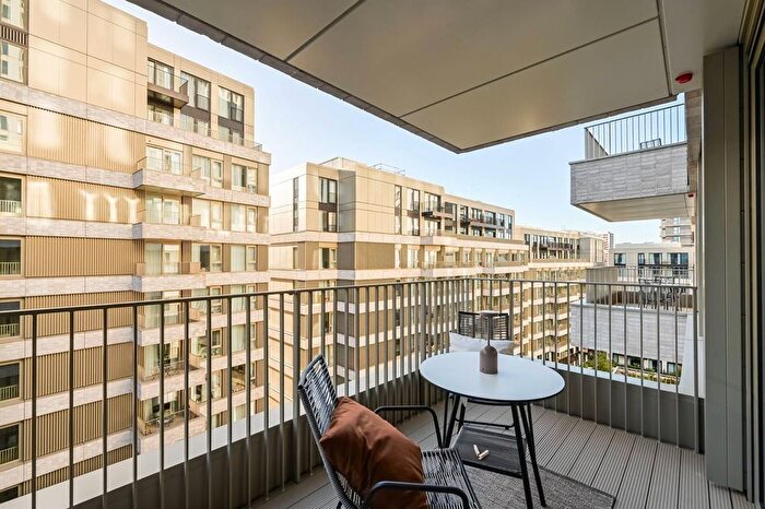 2 Bedroom Flat To Rent In Cherry Park Lane, Stratford, London, E20