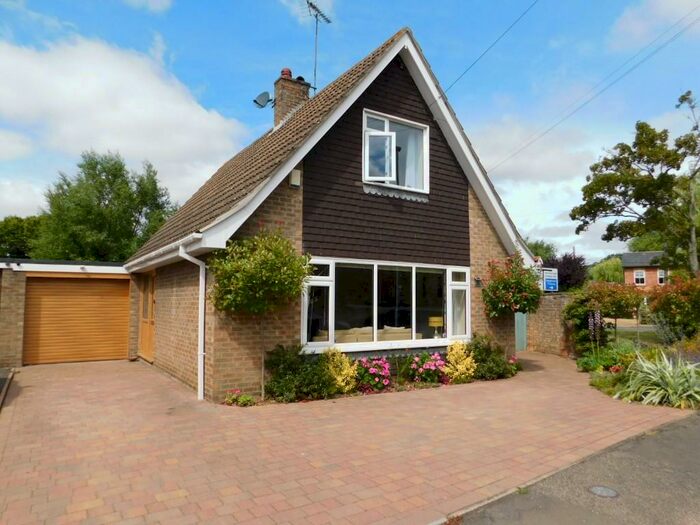 3 Bedroom Detached House To Rent In Firdale Close, PE6