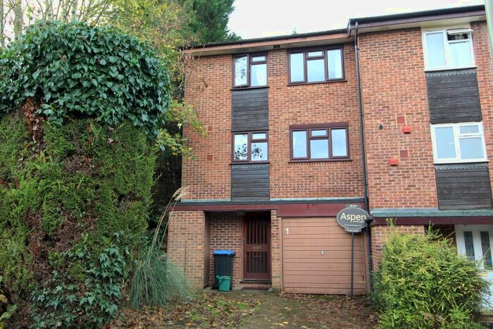 5 Bedroom End Of Terrace House To Rent In Greenacre Court, Englefield Green, Egham, TW20