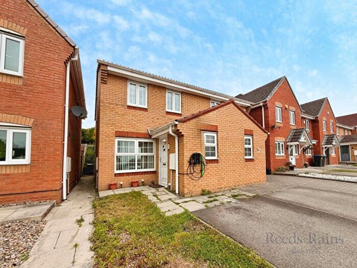 3 Bedroom Semi-Detached House For Sale In Langdon Close, Consett, Durham, DH8