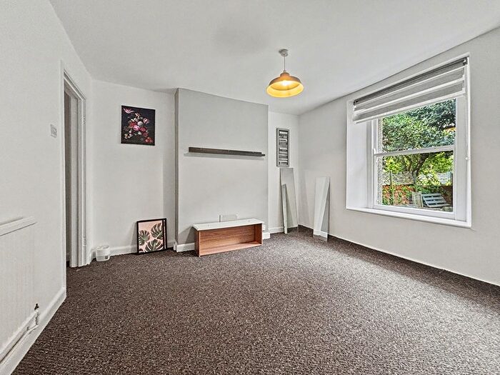 2 Bedroom Flat To Rent In Bath Buildings Bristol Gb, Bristol, BS6