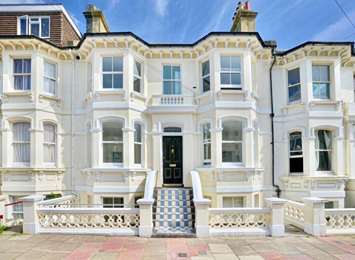Flat To Rent In Seafield Road, Hove, BN3