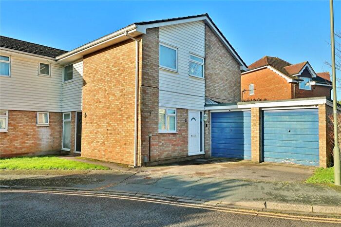 1 Bedroom Apartment For Sale In Highclere Court, Knaphill, Woking, Surrey, GU21