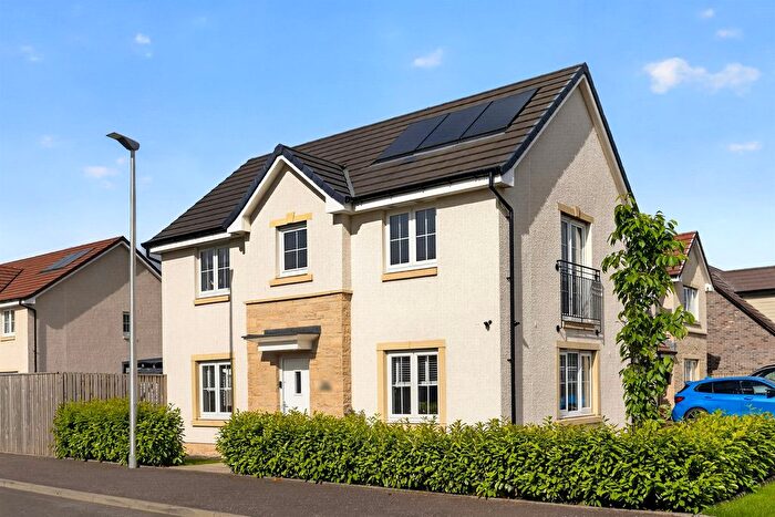 3 Bedroom Detached House For Sale In Colintraive Crescent, Bishopton, PA7