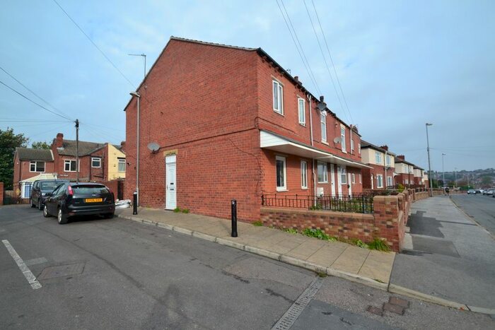 3 Bedroom End Of Terrace House To Rent In Westfield Lane, South Elmsall, Pontefract, West Yorkshire, WF9