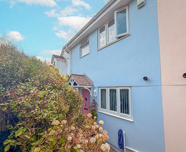 3 Bedroom Semi-Detached House For Sale In York Road, Paignton, TQ4