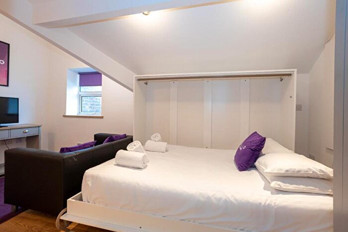 1 Bedroom Serviced Apartments To Rent In Eccles New Road, Manchester, Greater Manchester, M5